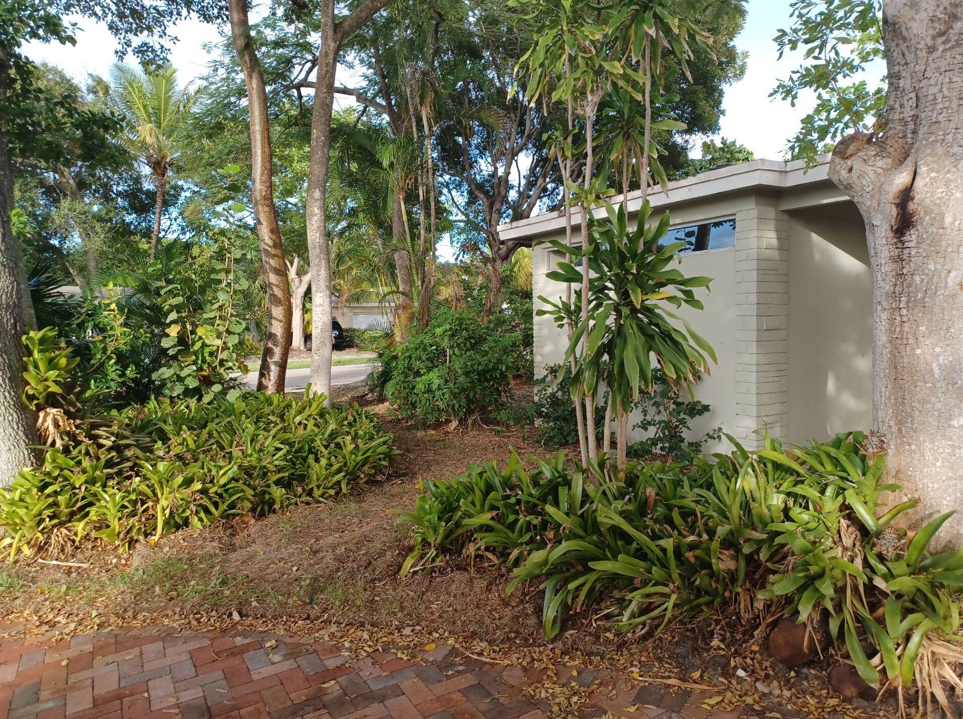 2798 Ne 2nd Ct, Boca Raton, FL 33431