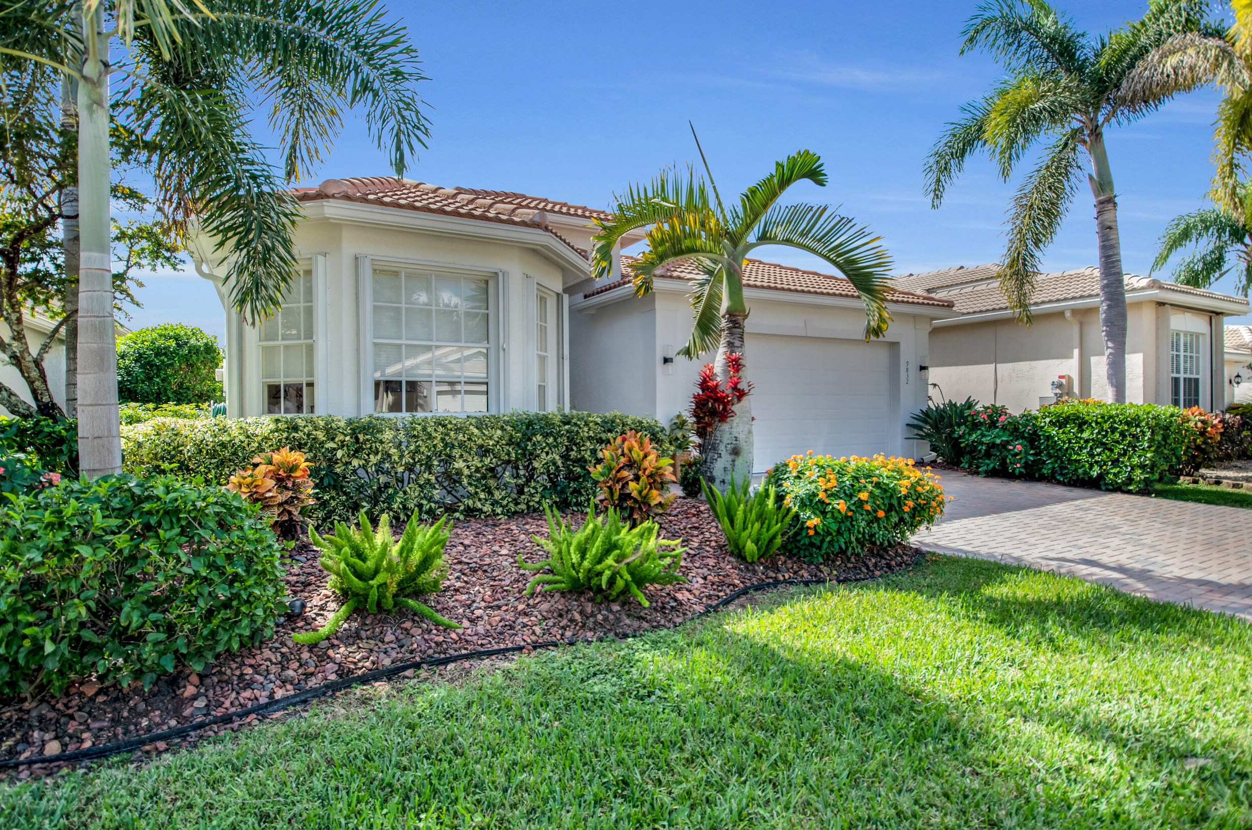 9832 Chantilly Point Ln, Lake Worth, FL 33467-7084