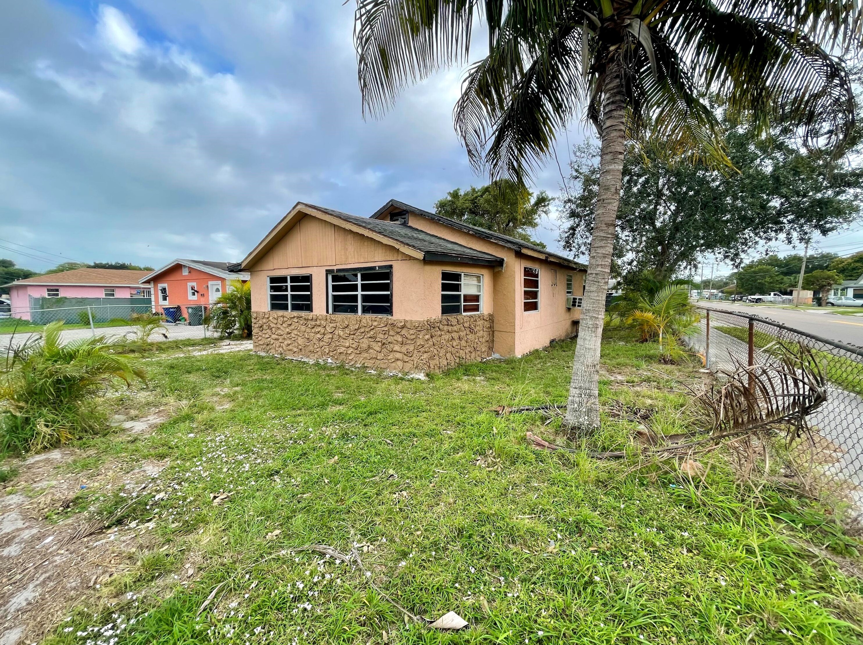 1617 E Ave, Fort Pierce, FL 34950