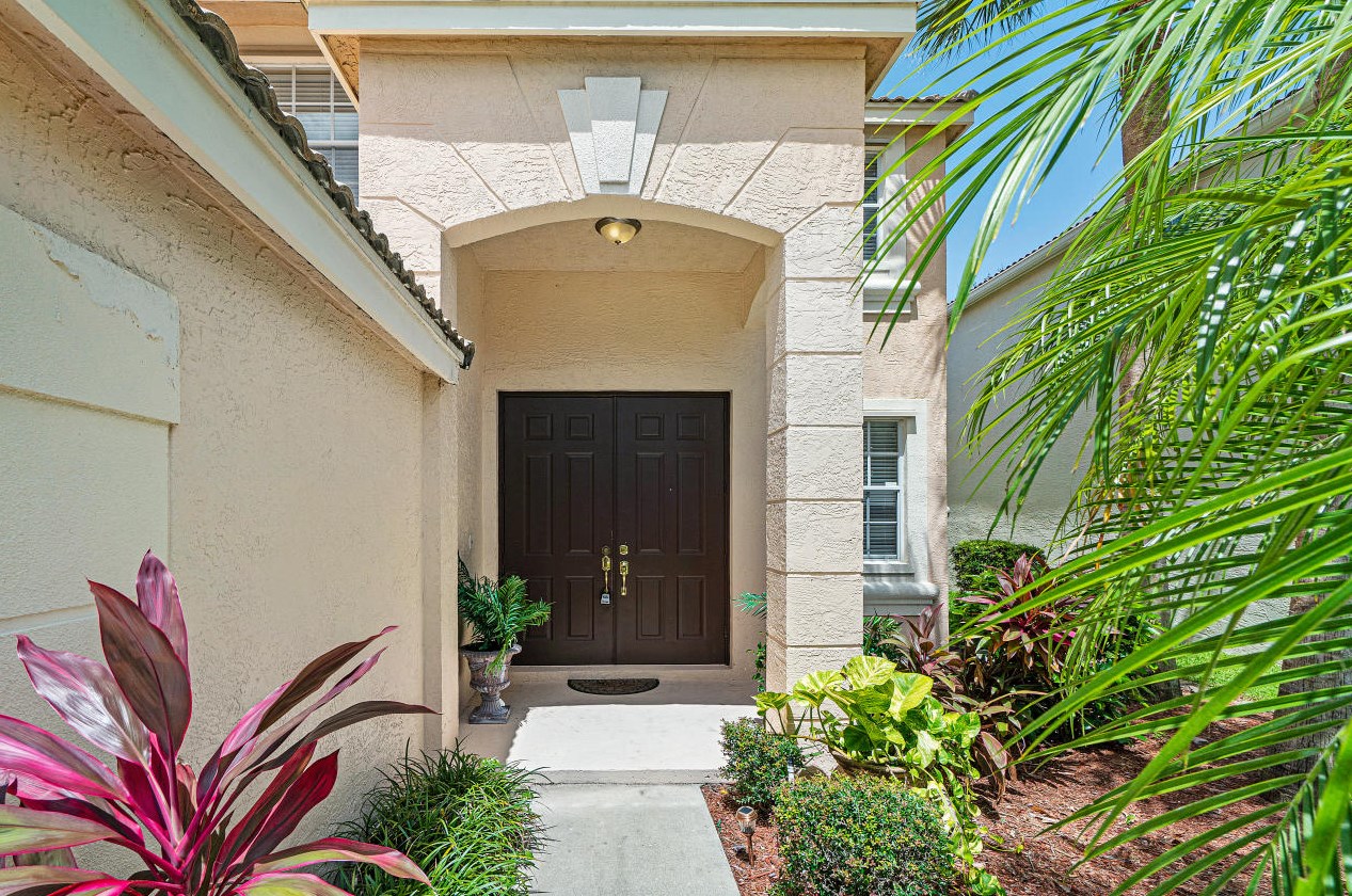9885 Woodworth Ct, West Palm Beach, FL 33414