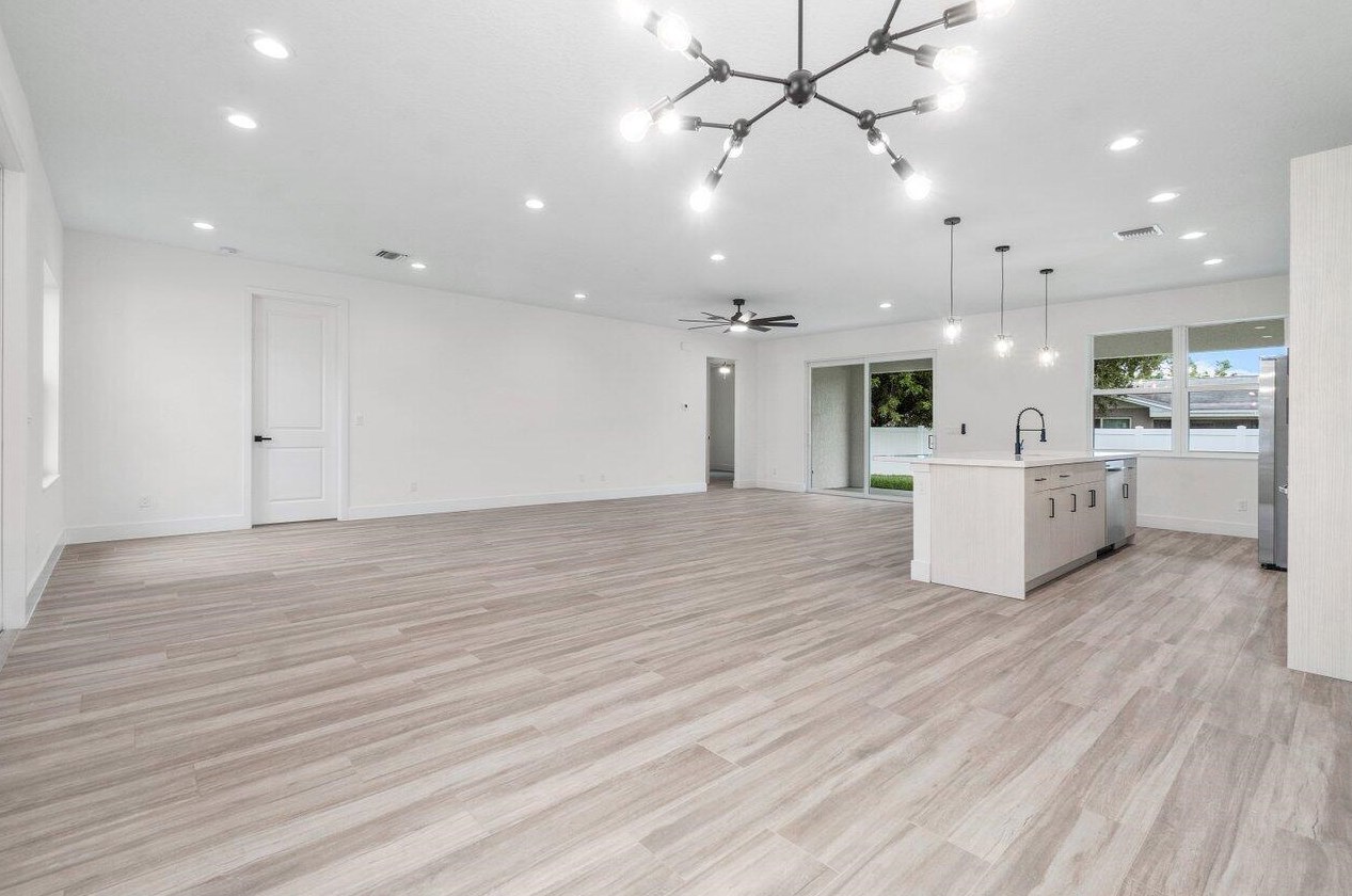 9161 Bouquet Rd, Lake Worth, FL 33467-4722