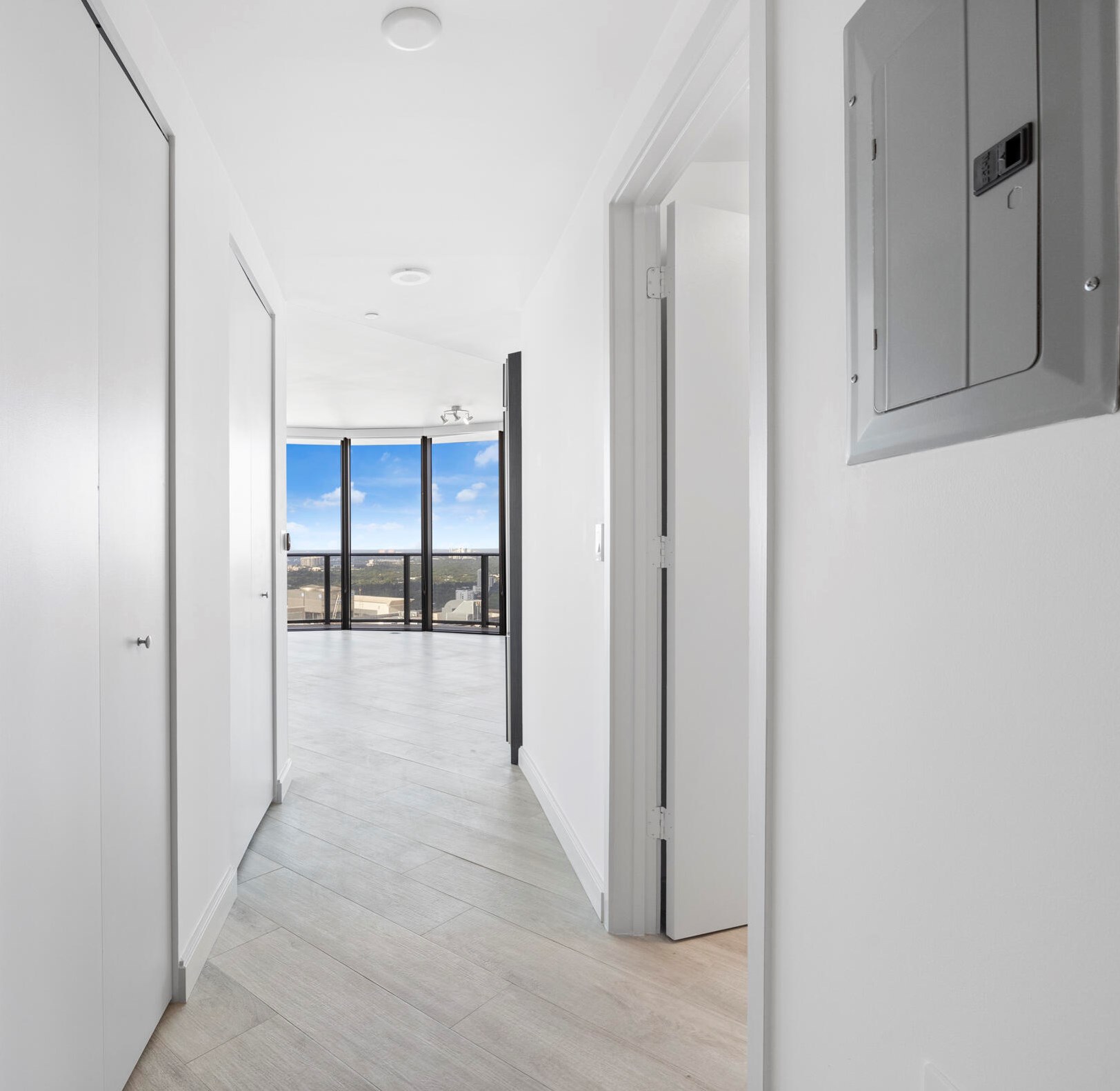 55 Sw 9th St #3806, Miami, FL 33130
