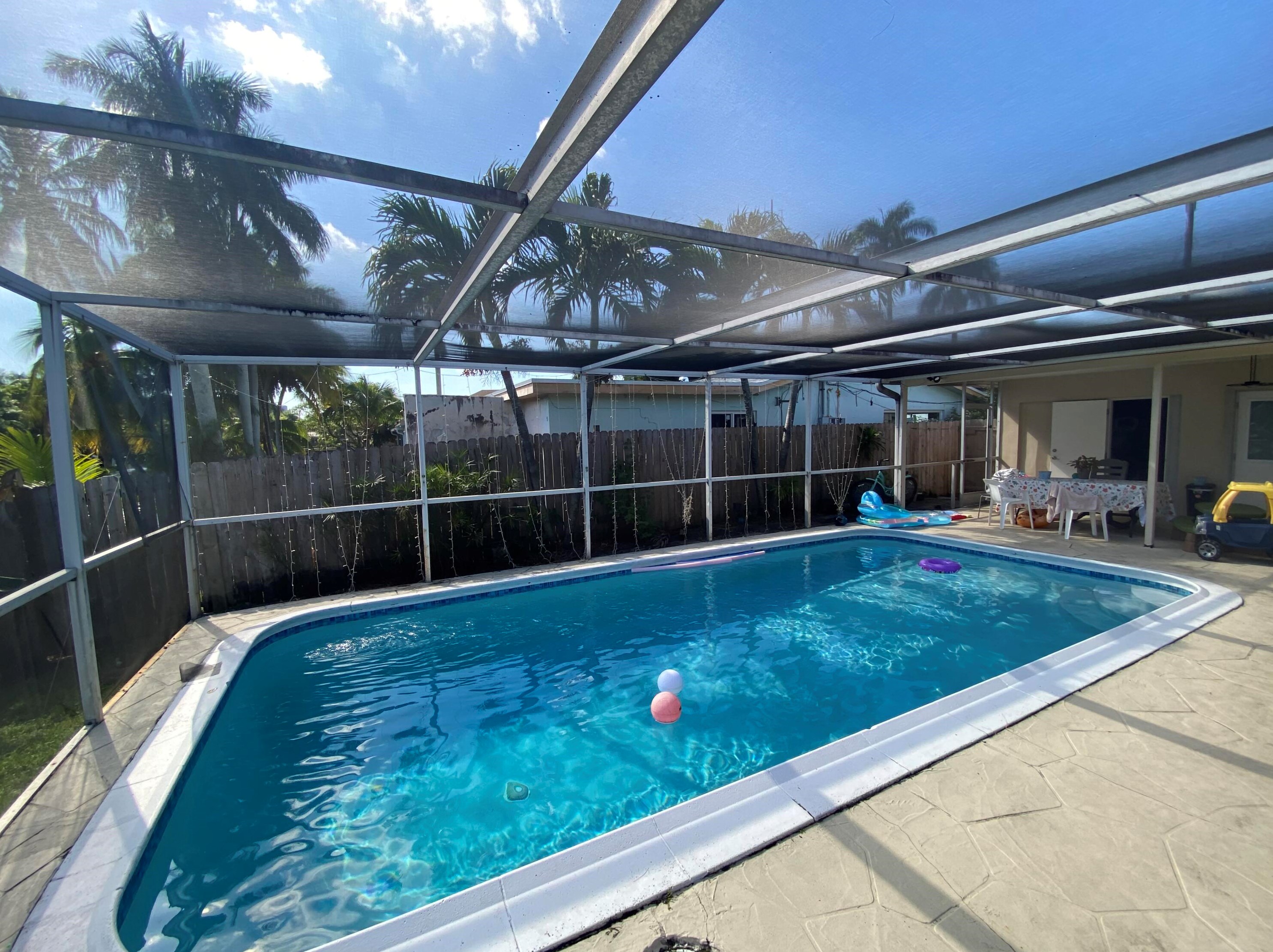 3905 Lake Pl, Hollywood, FL 33023-4937