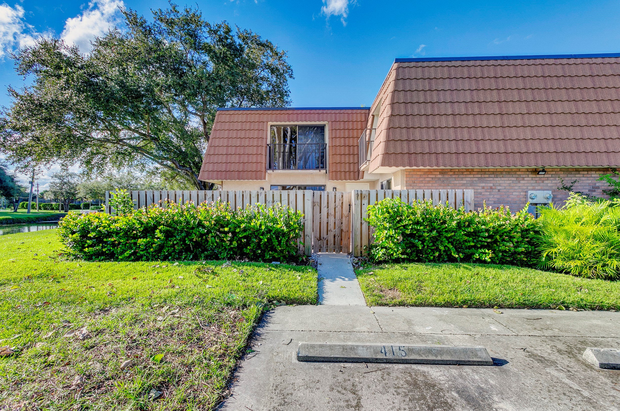 191 Charter Way, West Palm Beach, FL 33407