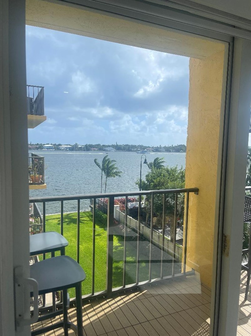 1206 S Lake Dr #404, Lake Worth, FL 33462