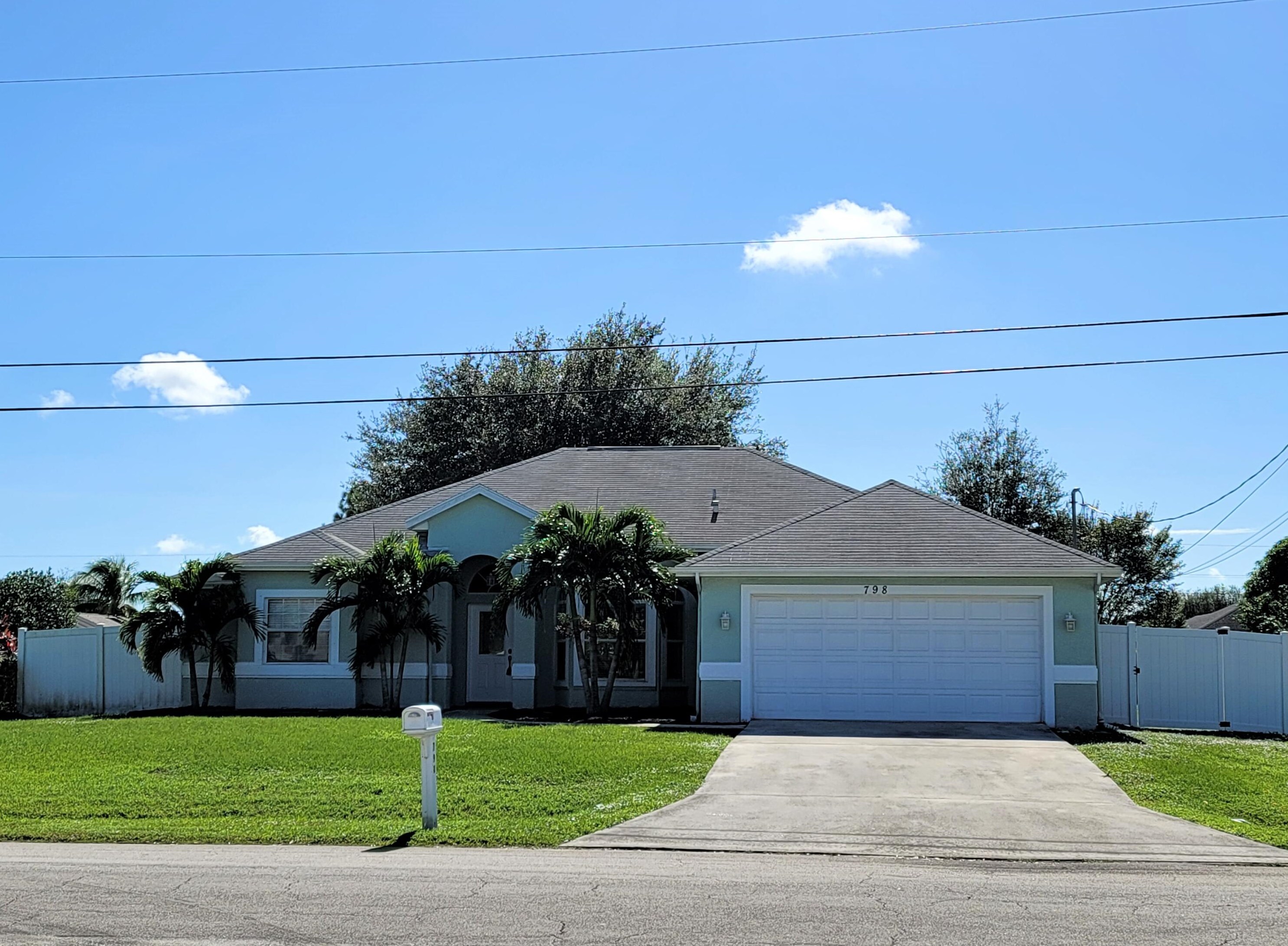 798 Sw Mccall Rd, Fort Pierce, FL 34953
