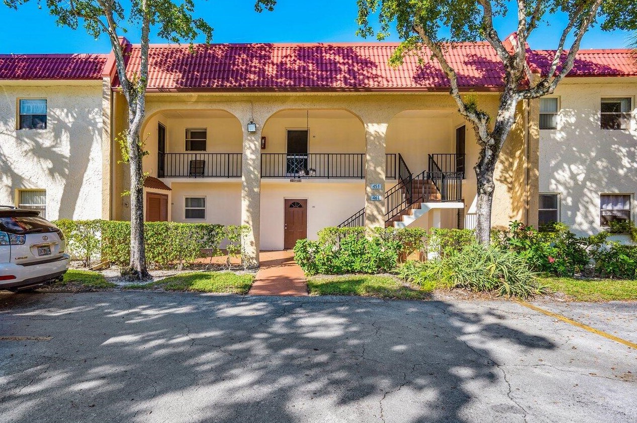459 Lake Frances Dr, West Palm Beach, FL 33411-2336