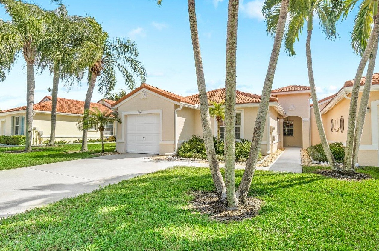 7266 Burgess Dr, Lake Worth, FL 33467-7519