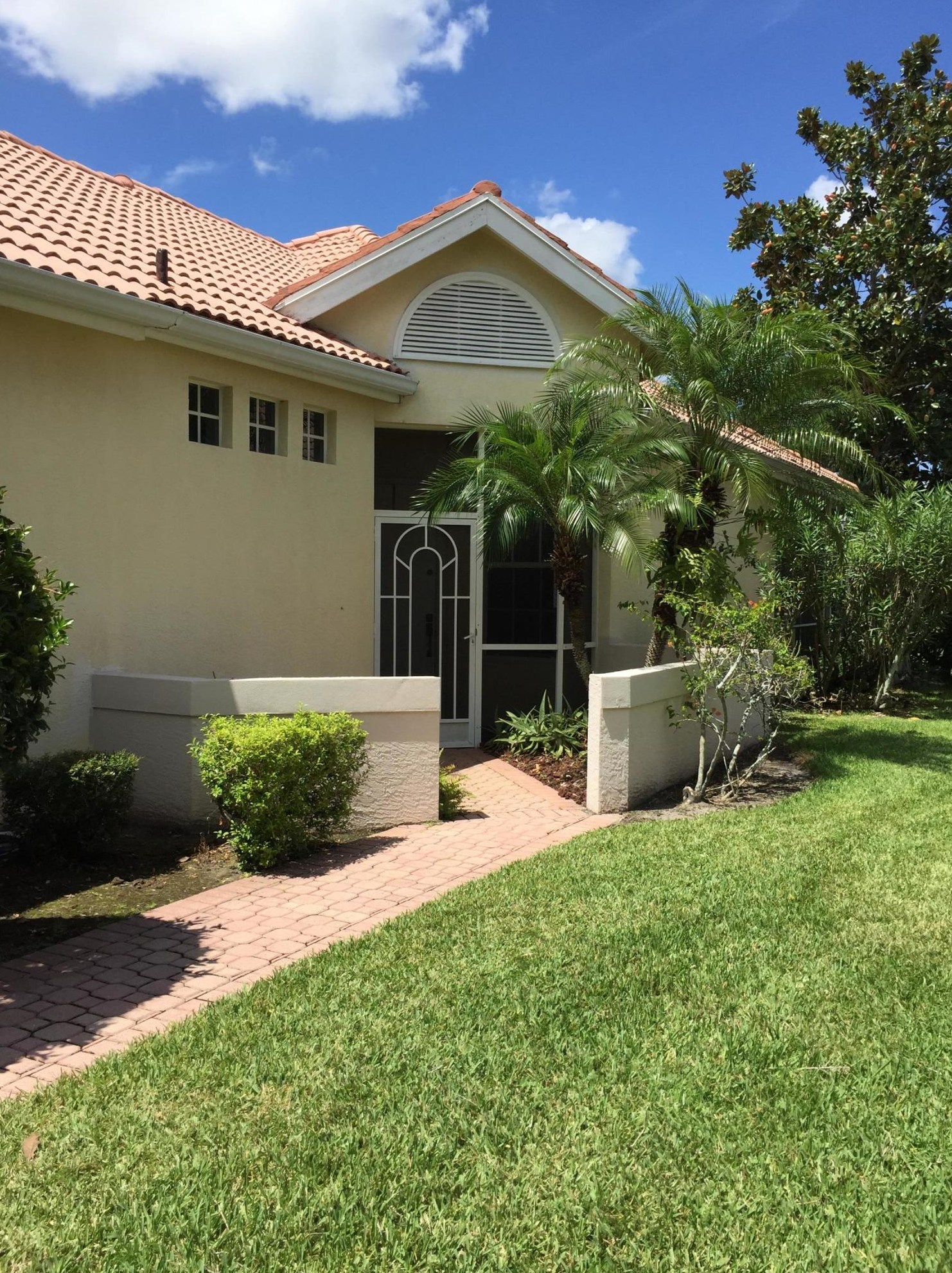557 Sw New Castle Cv, Fort Pierce, FL 34986