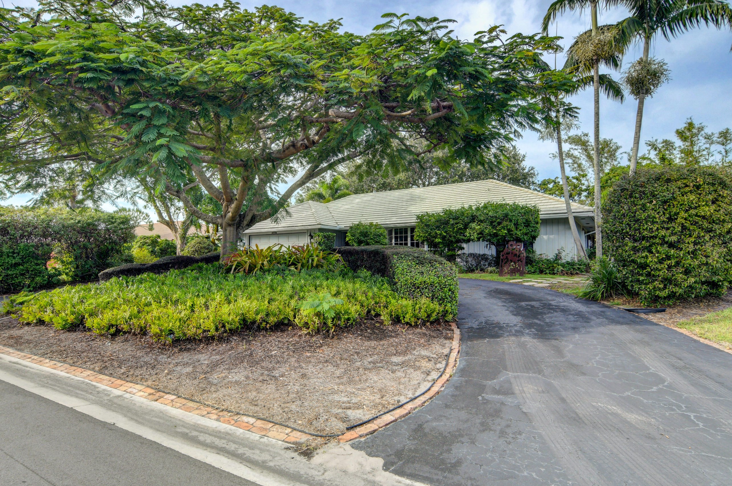 512 Muirfield Dr, Lake Worth, FL 33462-1208