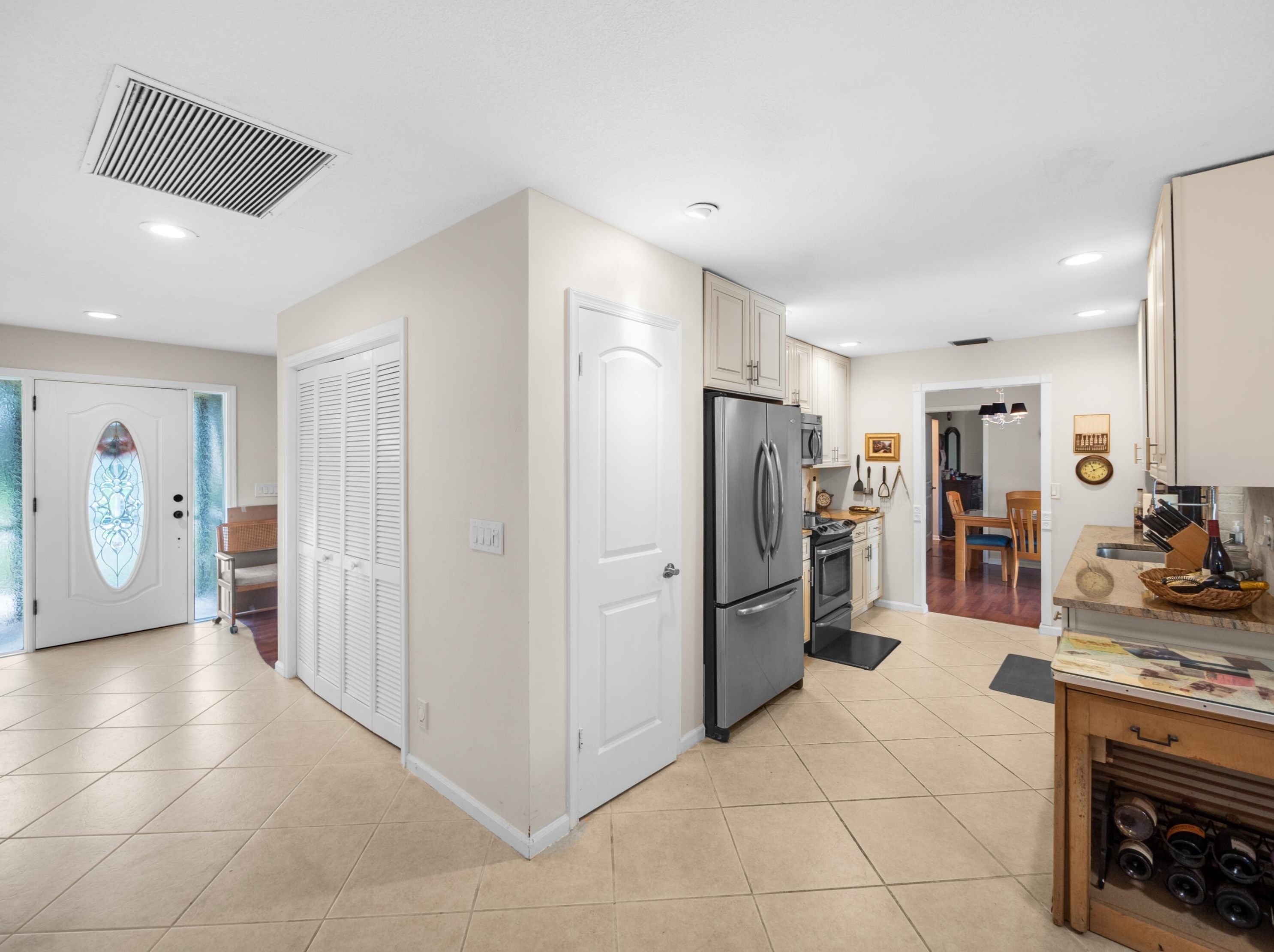 3059 Tropical Trl, Lake Worth, FL 33462-3737