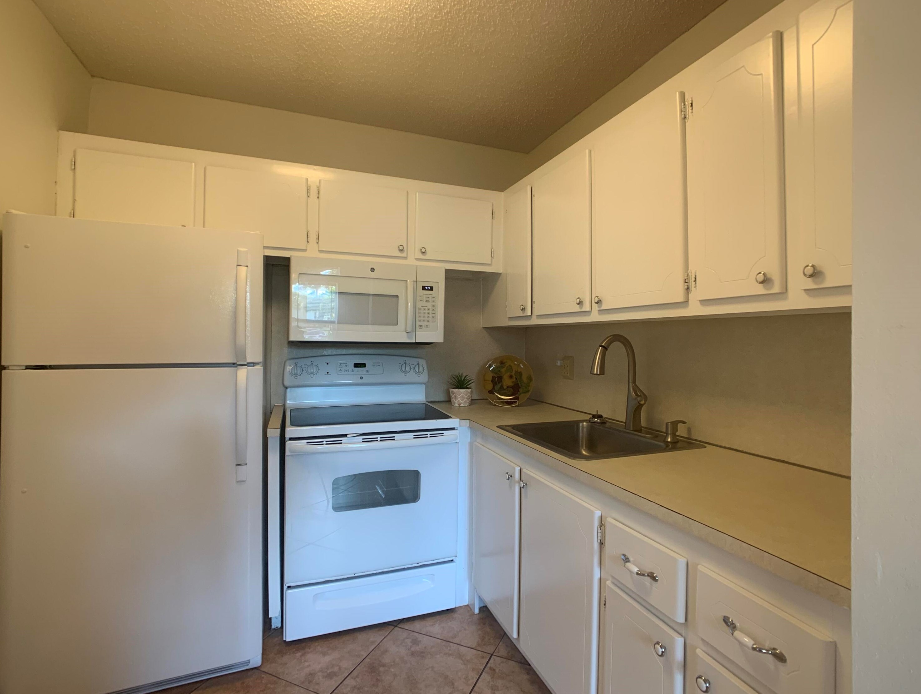 245 Coventry K, West Palm Beach, FL 33417
