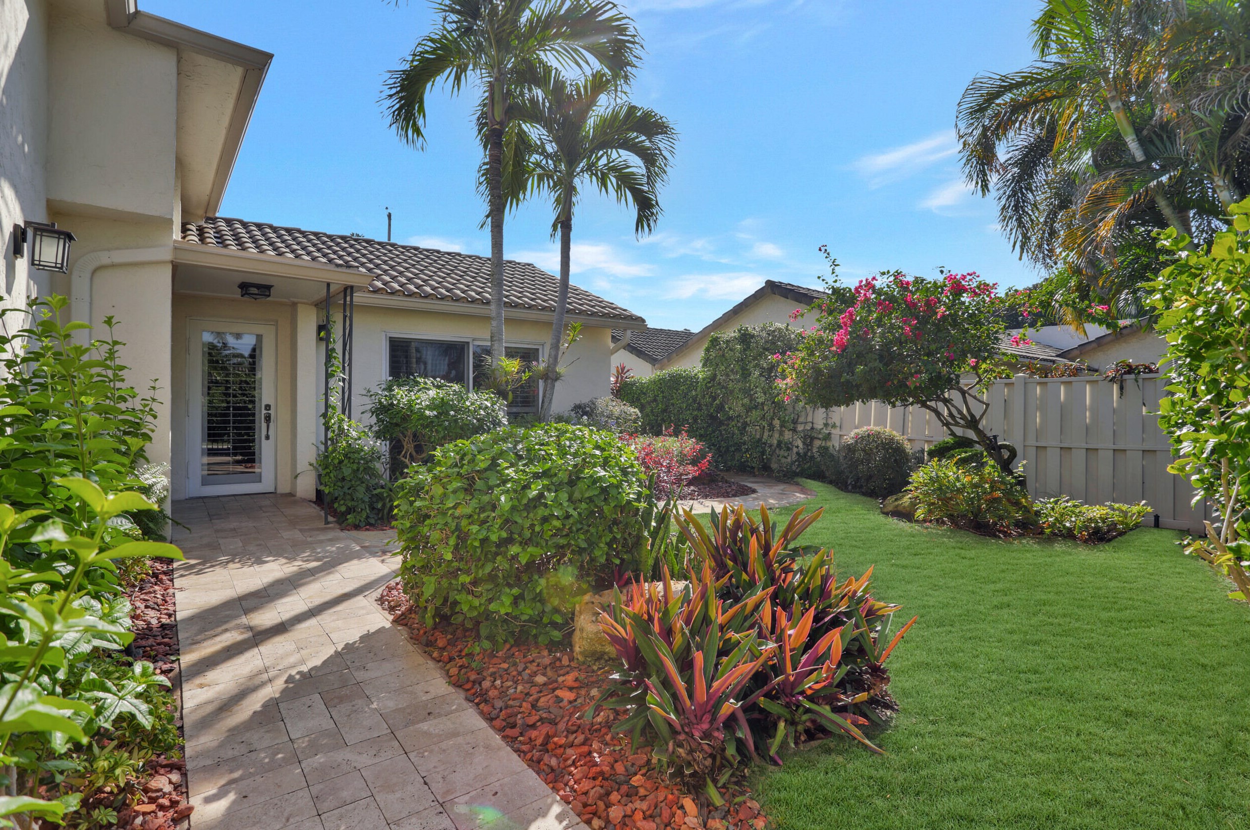 830 Camino Gardens Ln, Boca Raton, FL 33432-5820