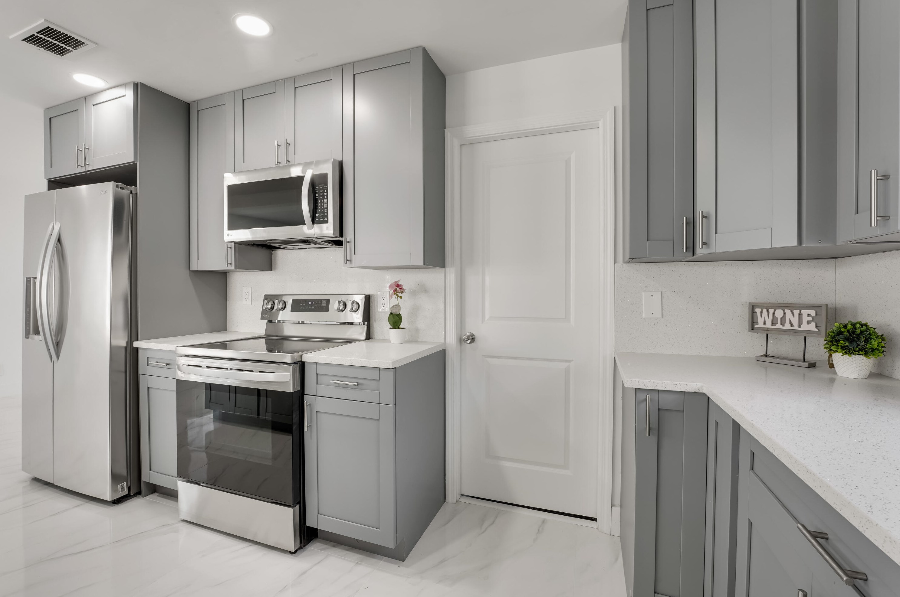 2083 13 Ter, Boynton Beach FL 33426-5837 exterior