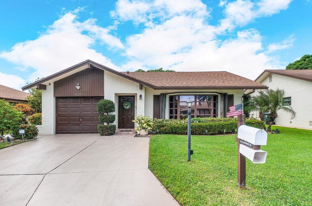 6229 Olivewood Cir, Lake Worth, FL 33463-2427