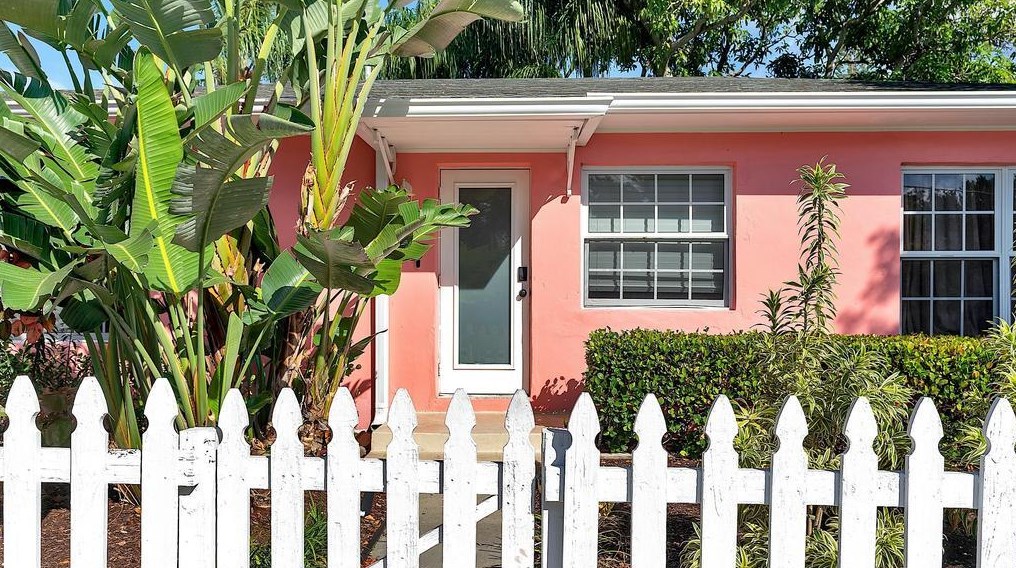802 N J St, Lake Worth, FL 33460