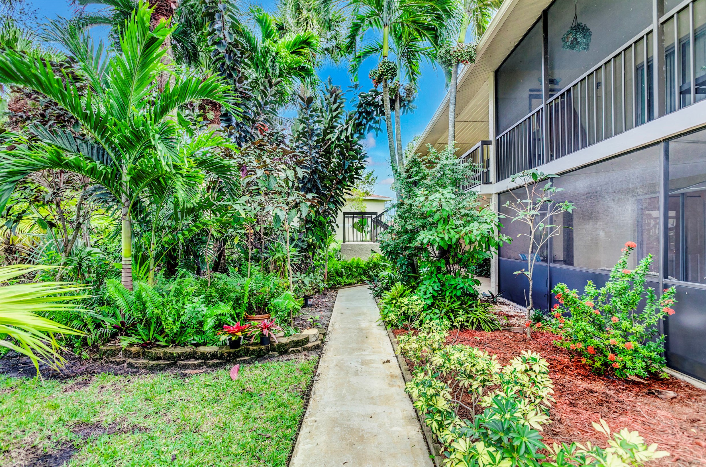 6552 Chasewood Dr, Jupiter, FL 33458-5500