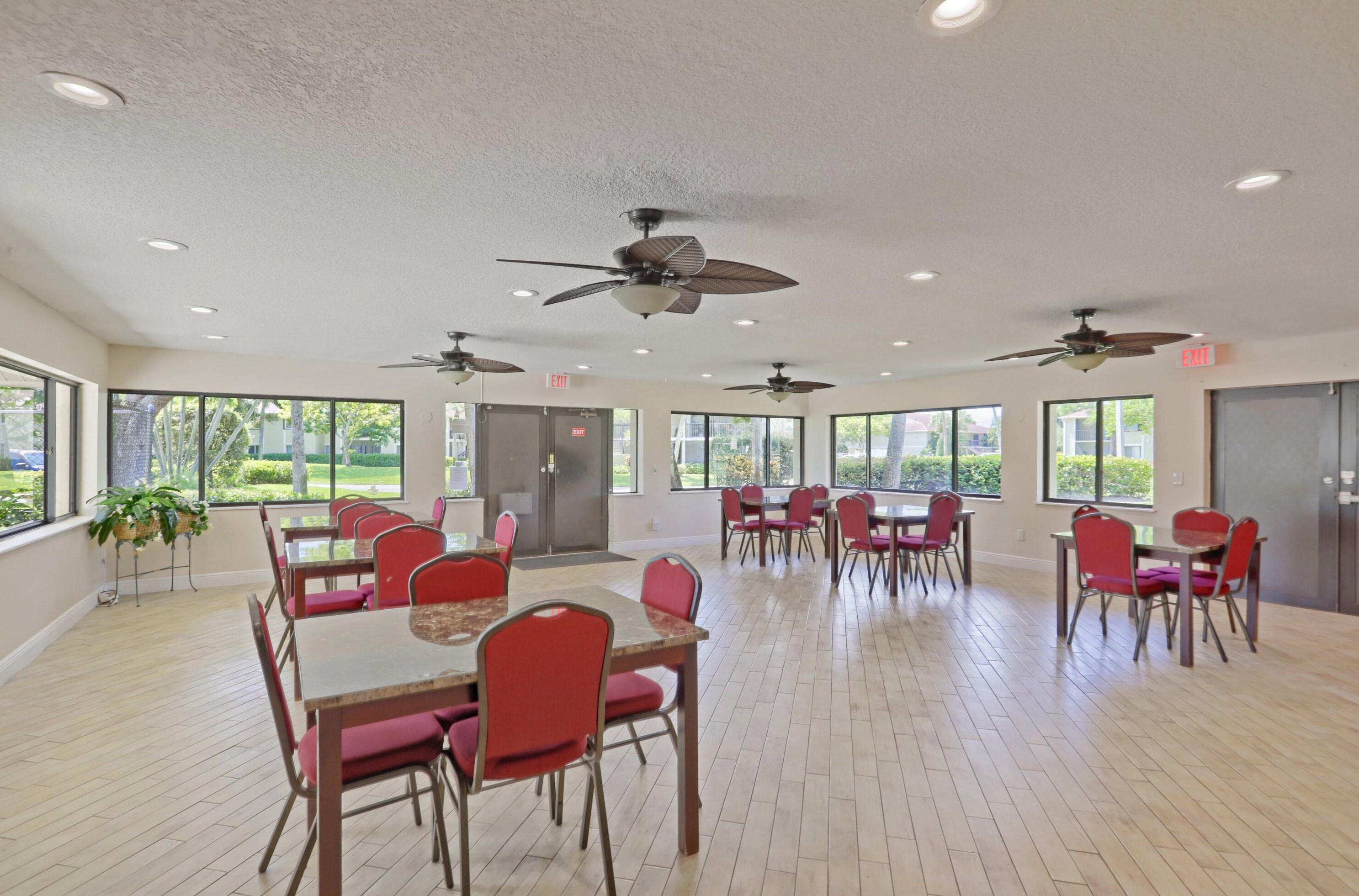 6552 Chasewood Dr, Jupiter FL 33458-5500 exterior