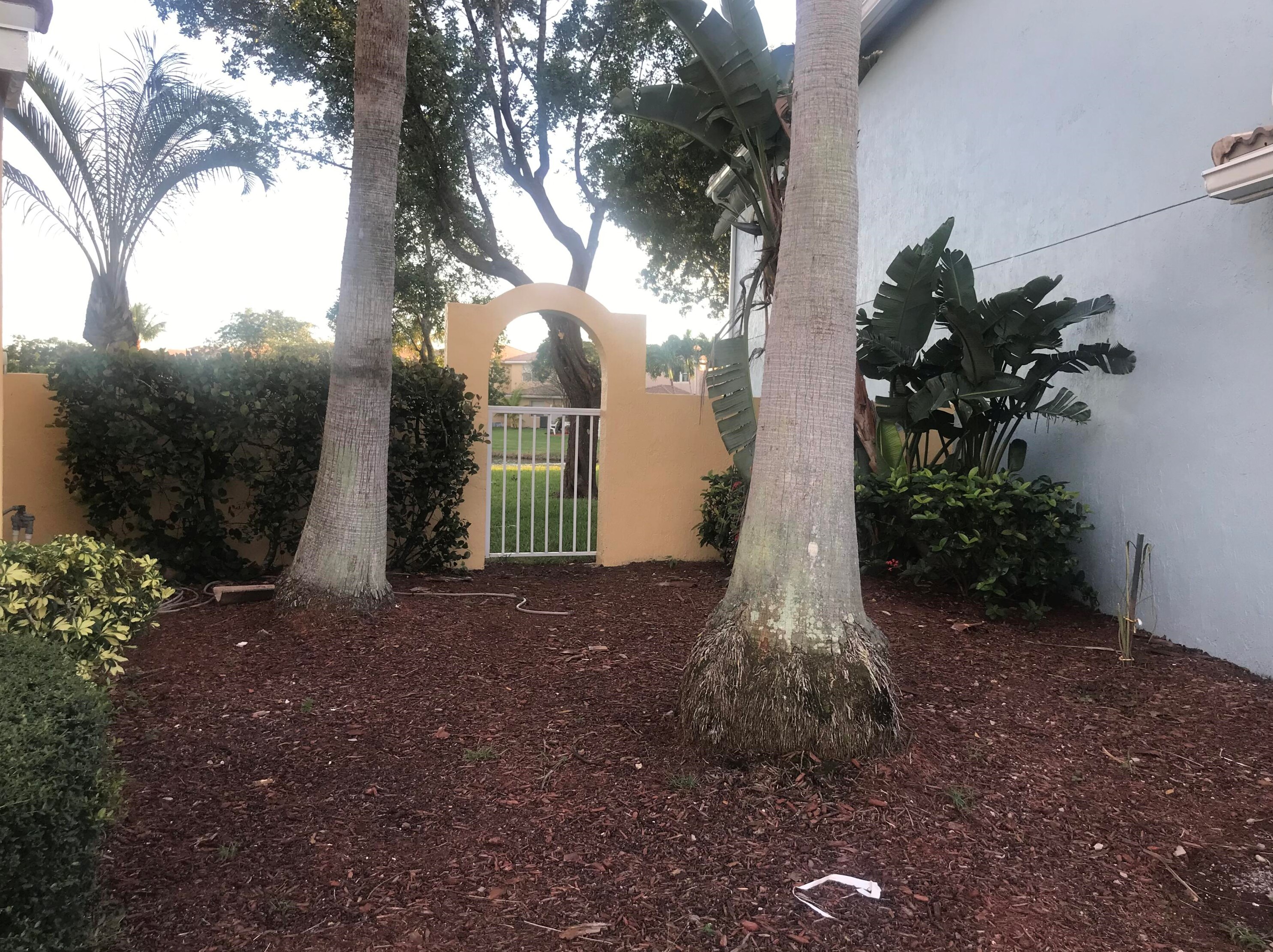 3472 Commodore Ct, West Palm Beach, FL 33411