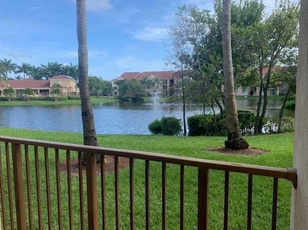508 Villa Cir, Boynton Beach FL  33435-8912 exterior