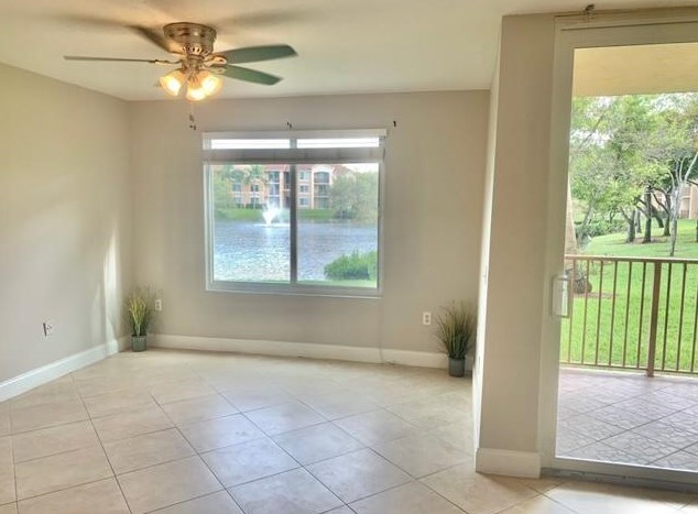 508 Villa Cir, Boynton Beach FL  33435-8912 exterior