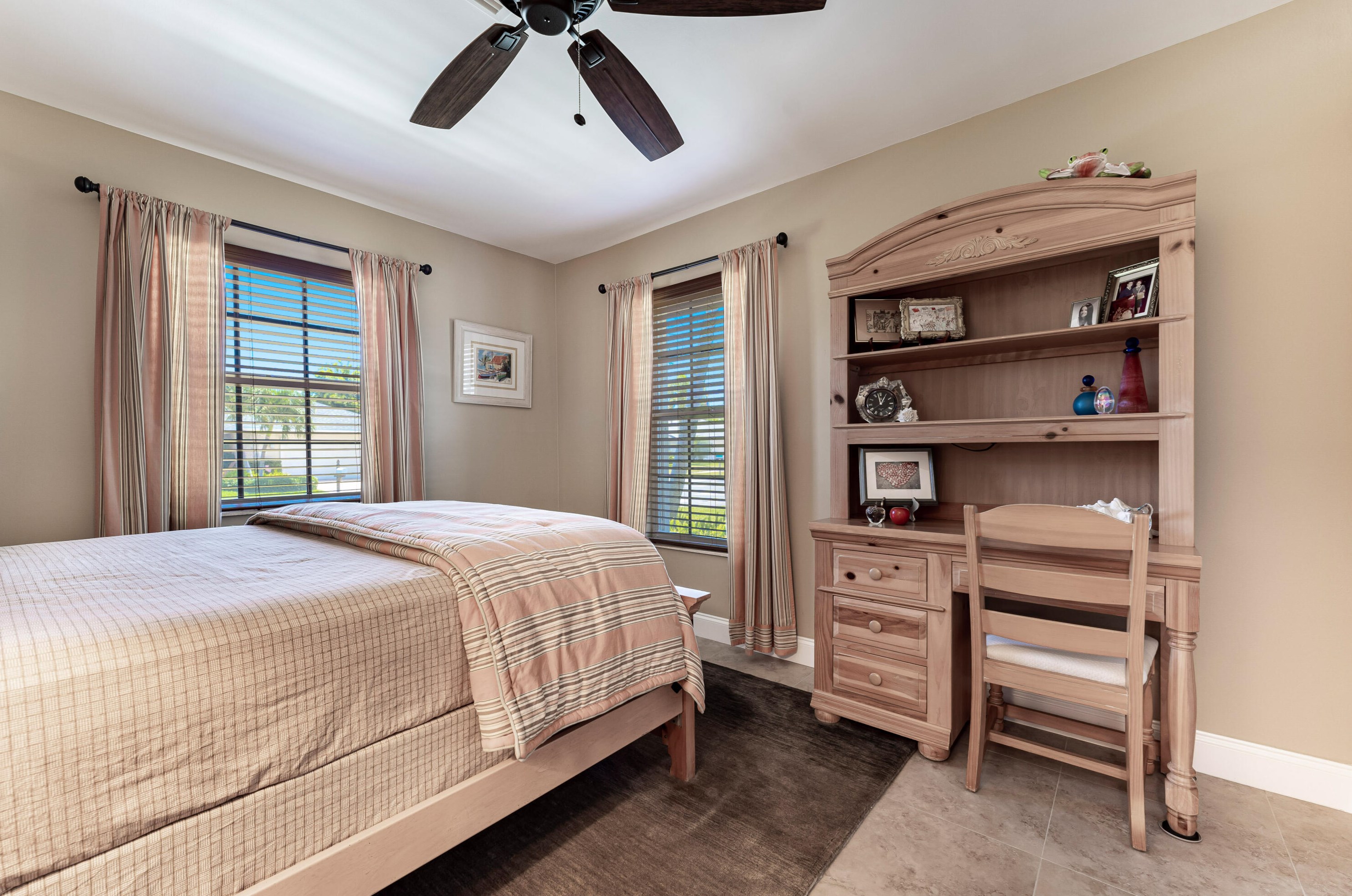 555 24 Ave, Boynton Beach FL 33426-8788 exterior