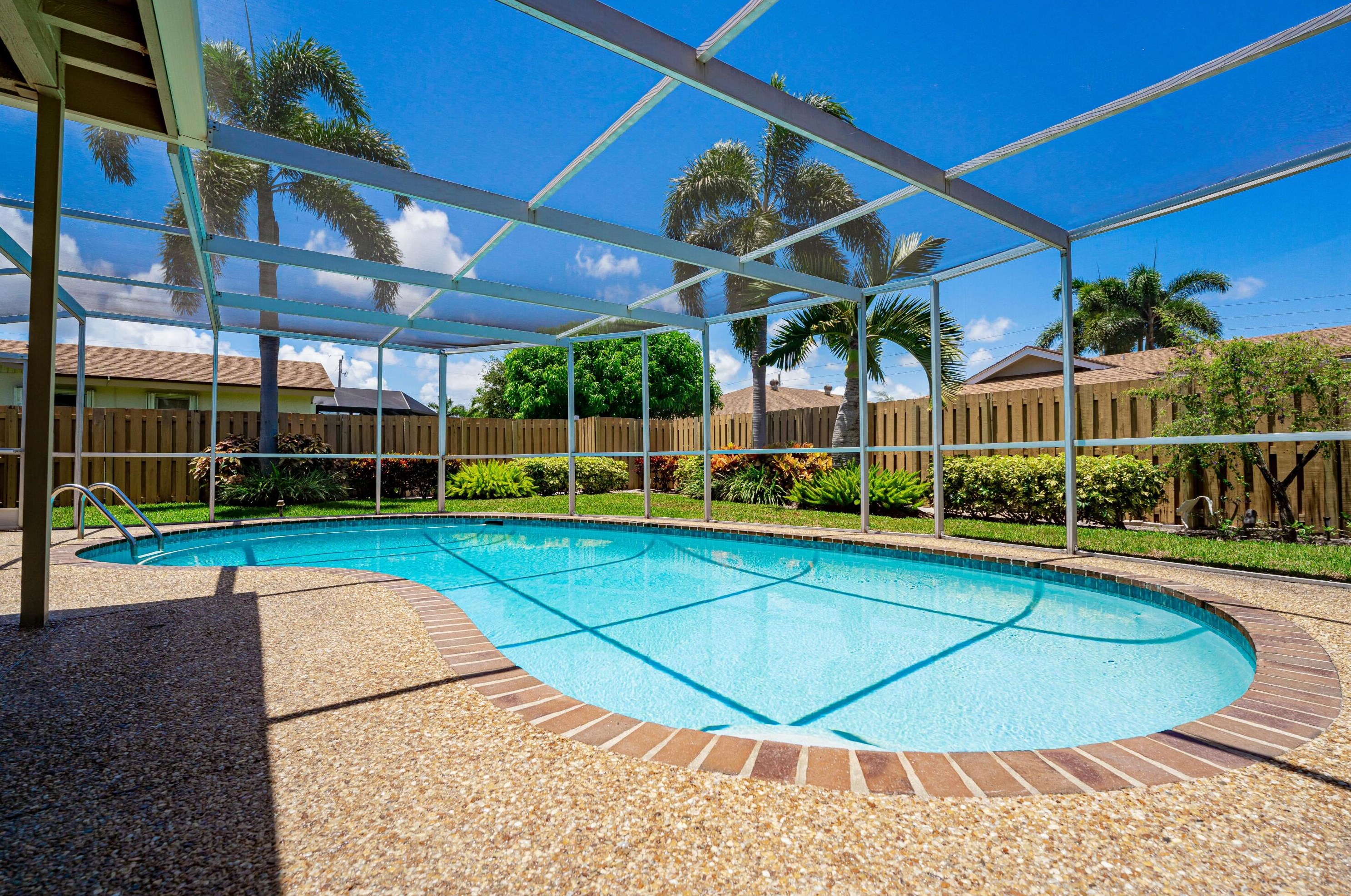 555 24 Ave, Boynton Beach FL 33426-8788 exterior