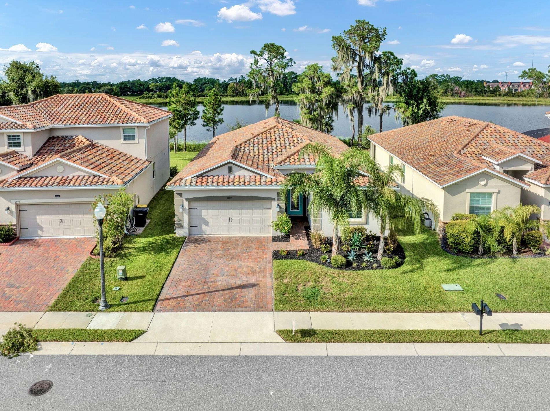 2089 Lake Side Ave, Davenport, FL 33837-1725