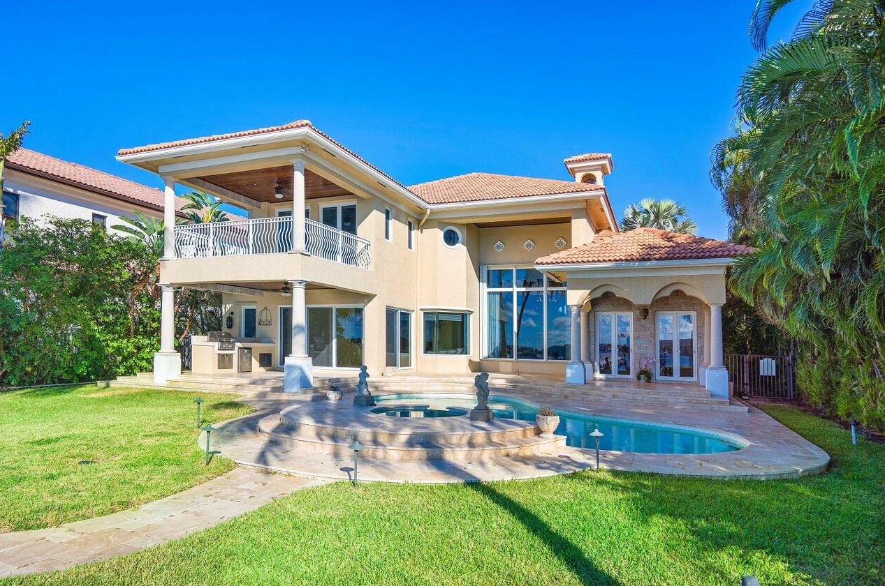 825 Atlantic Dr, Lake Worth FL  33462-4765 exterior