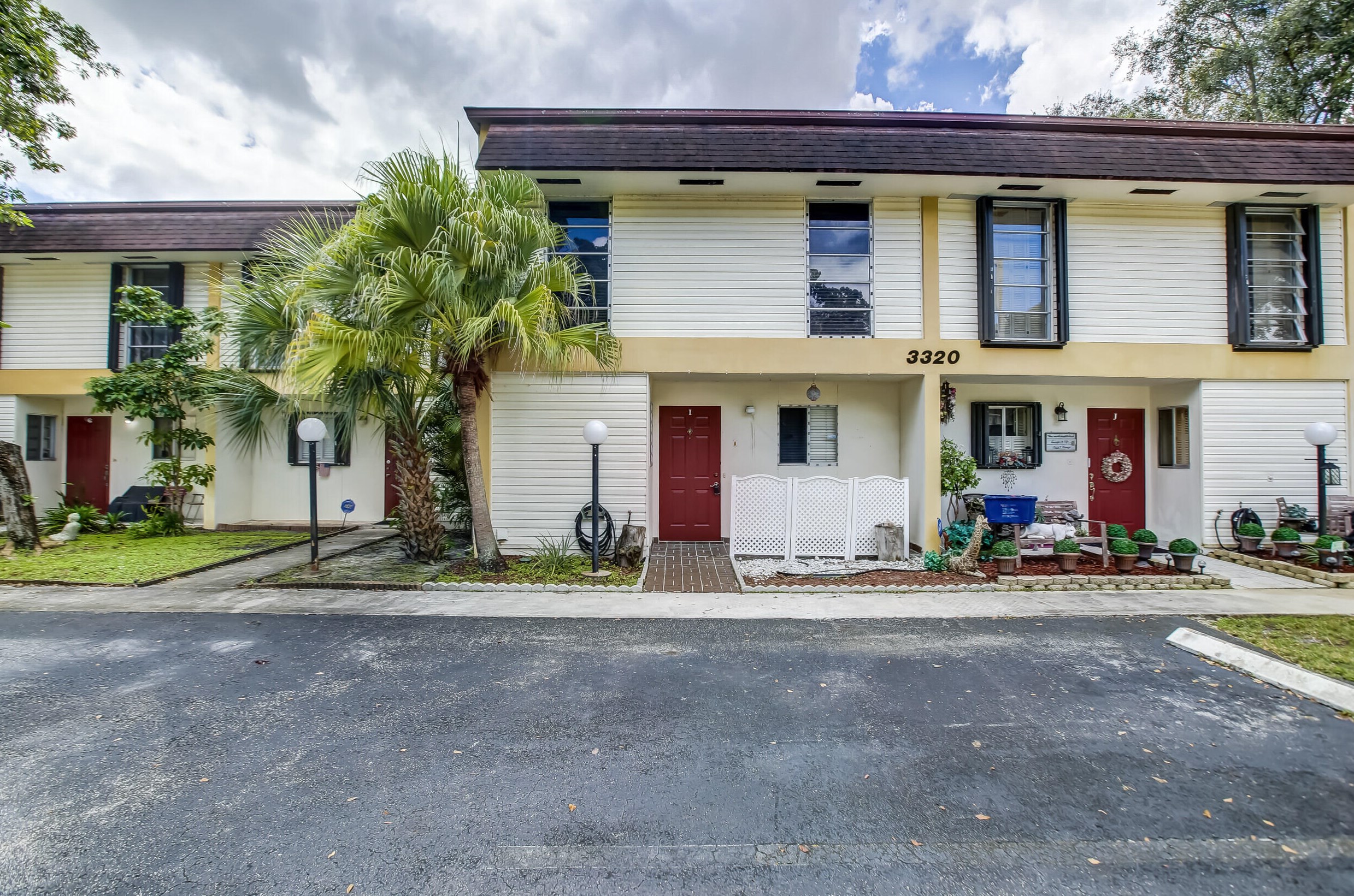 3320 Simms St #11i, Hollywood, FL