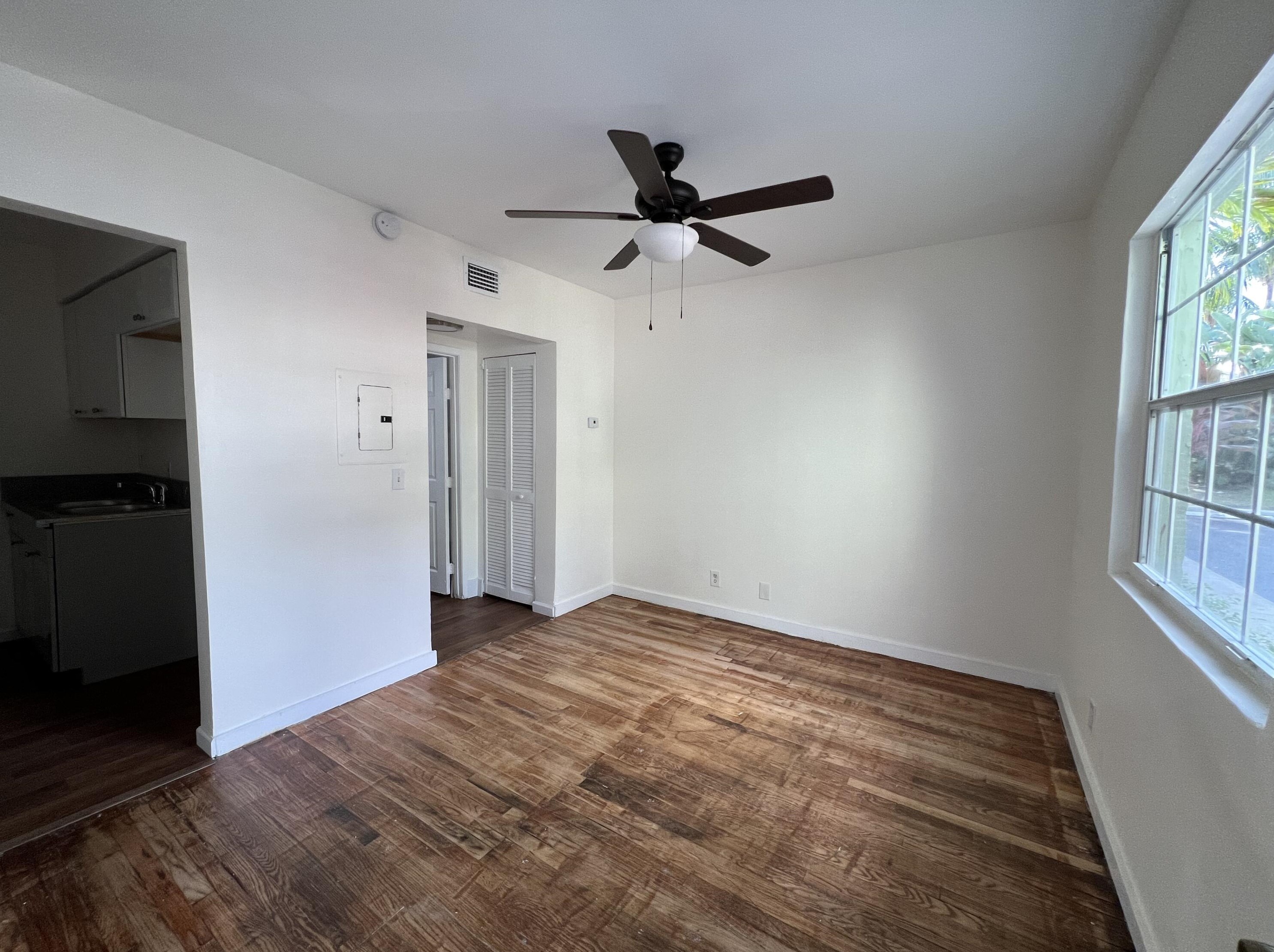 323 Almeria Rd #103, West Palm Beach, FL 33405