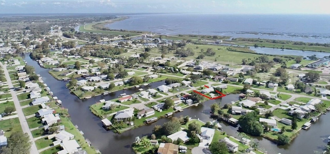 3611 23 Ave, Okeechobee FL 34972-1539 exterior