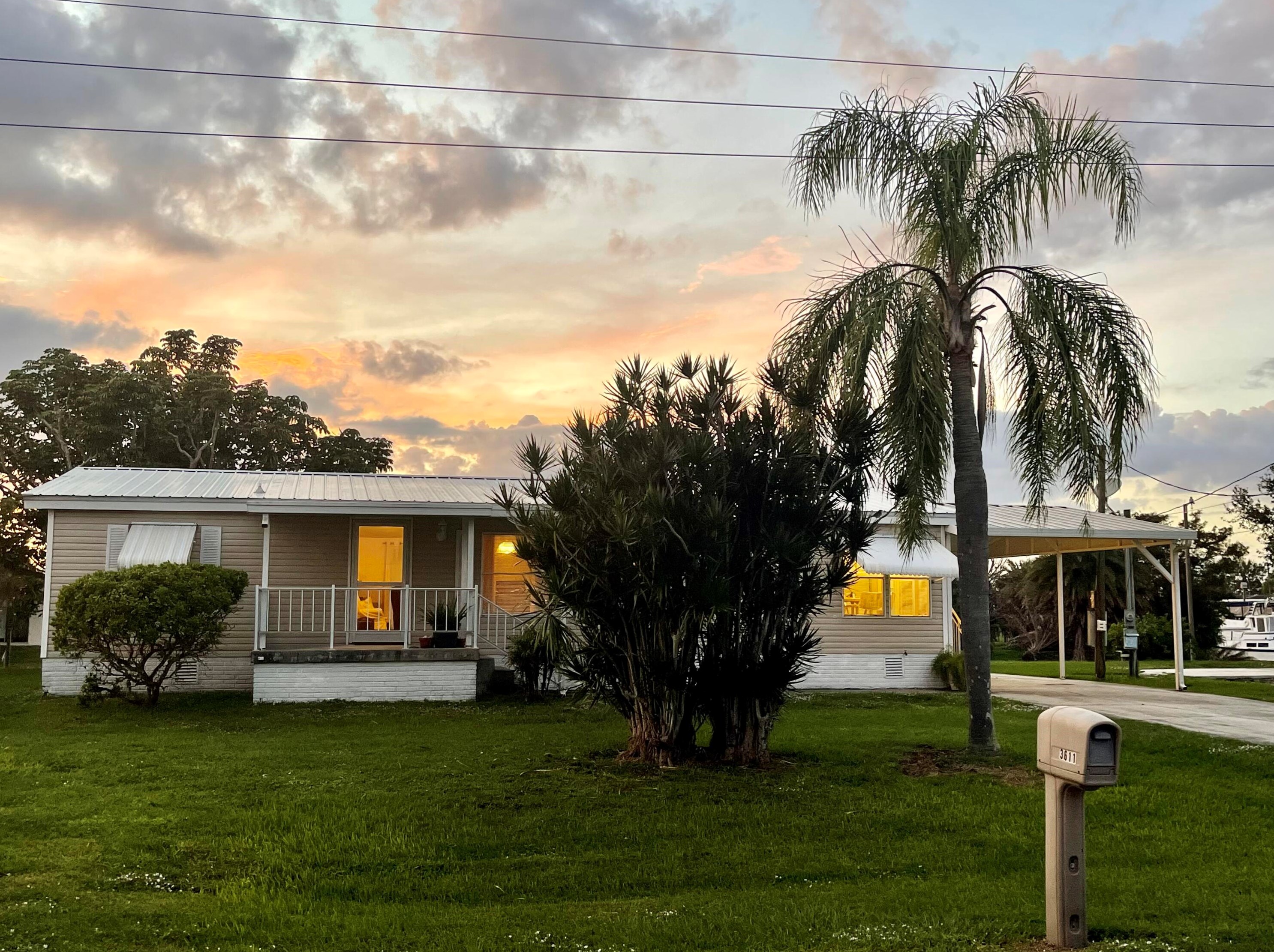 3611 23 Ave, Okeechobee FL 34972-1539 exterior