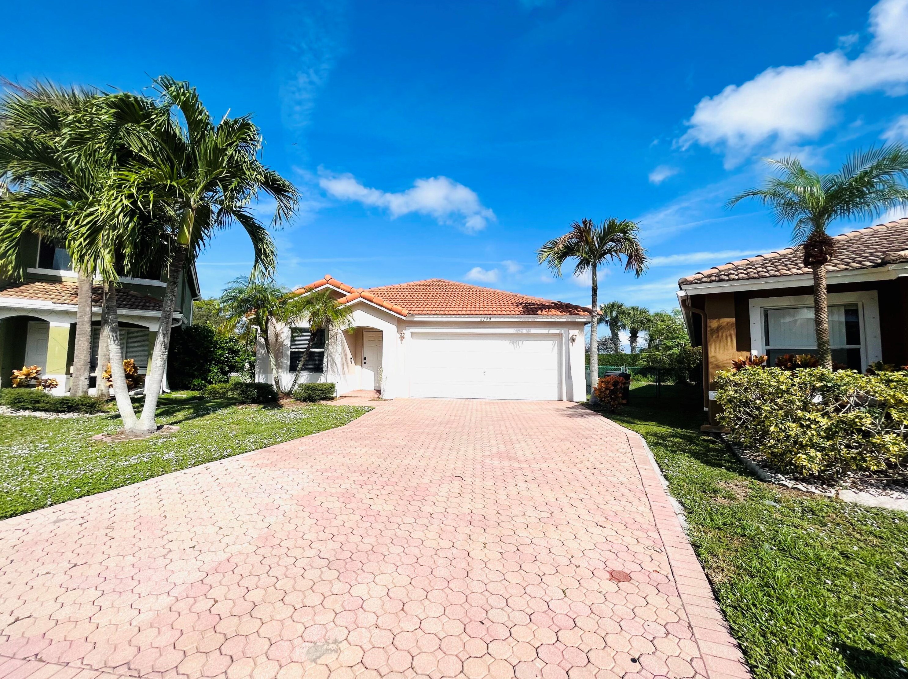 6140 Willoughby Cir, Lake Worth FL  33463-9308 exterior