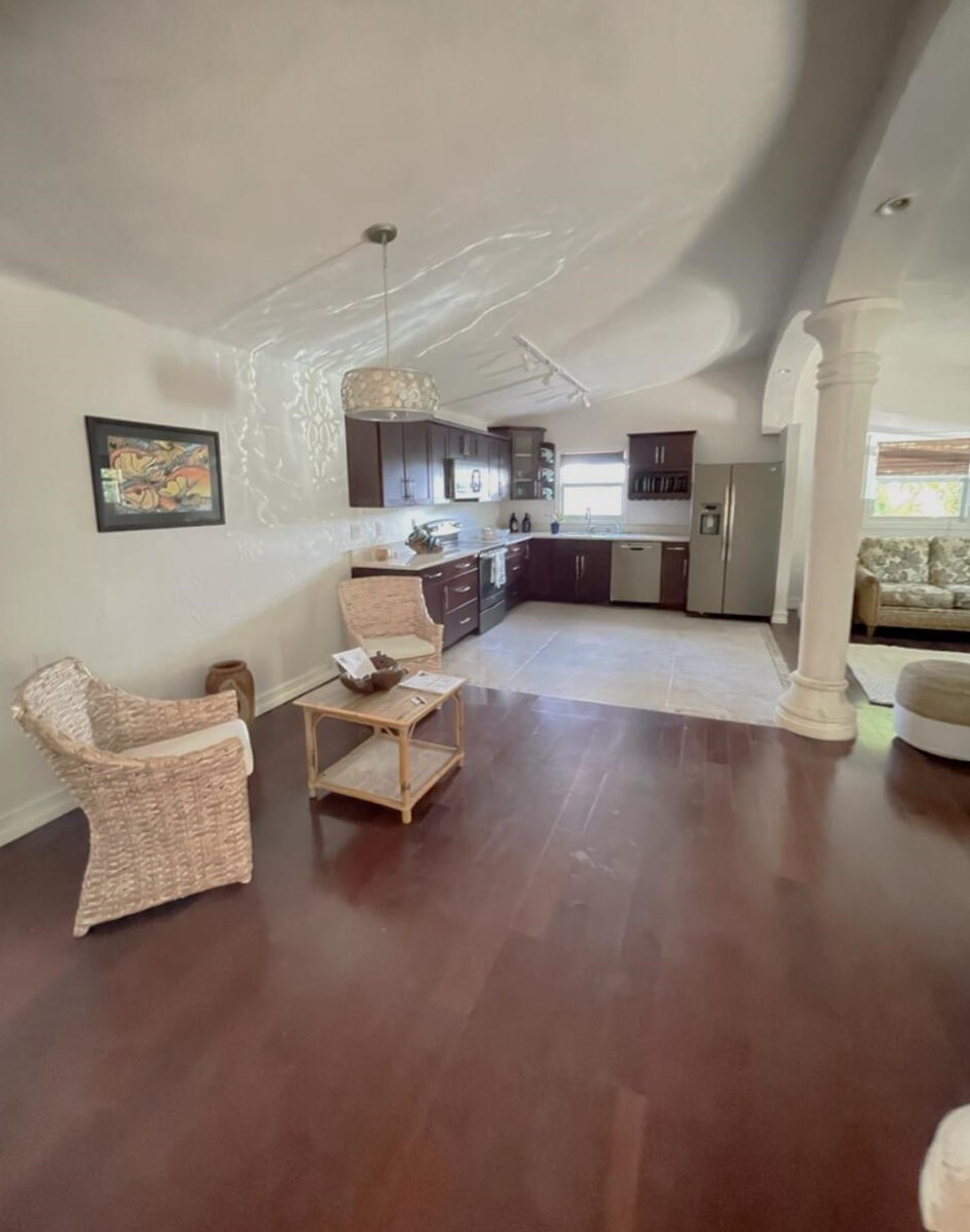 111 Mohawk St, Plantation Key FL  33070-2114 exterior
