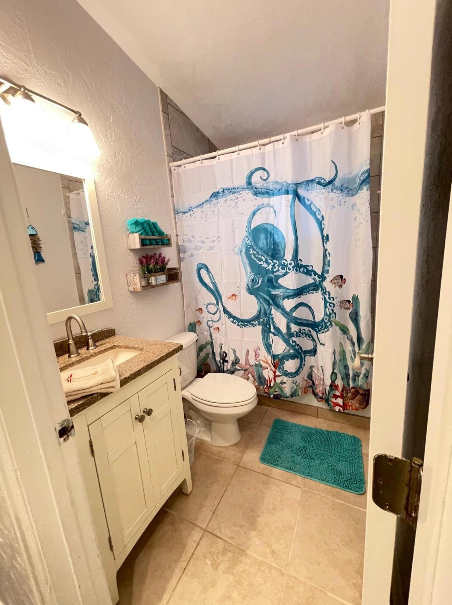 111 Mohawk St, Plantation Key FL  33070-2114 exterior