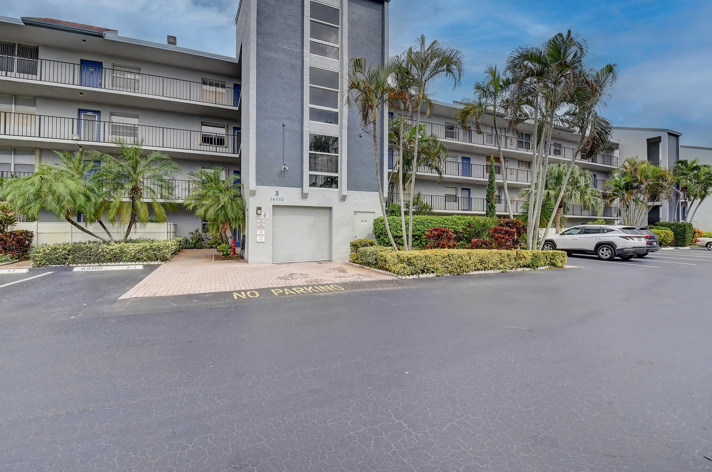 14723 Cumberland Dr #406, Delray Beach, FL 33446