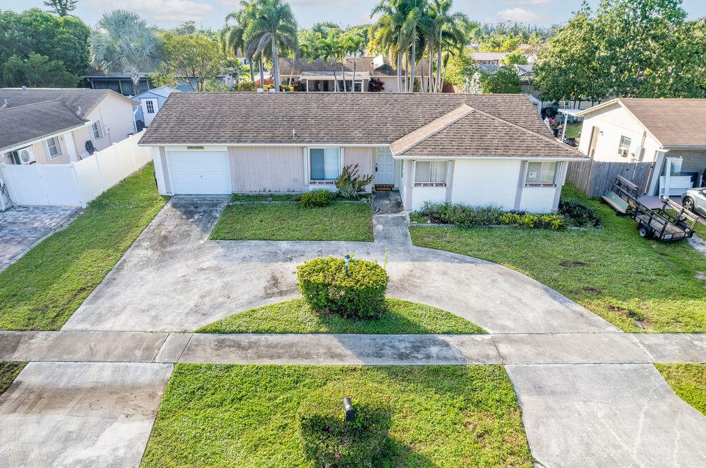 10749 Shady Pond Ln, Boca Raton, FL 33428-5725