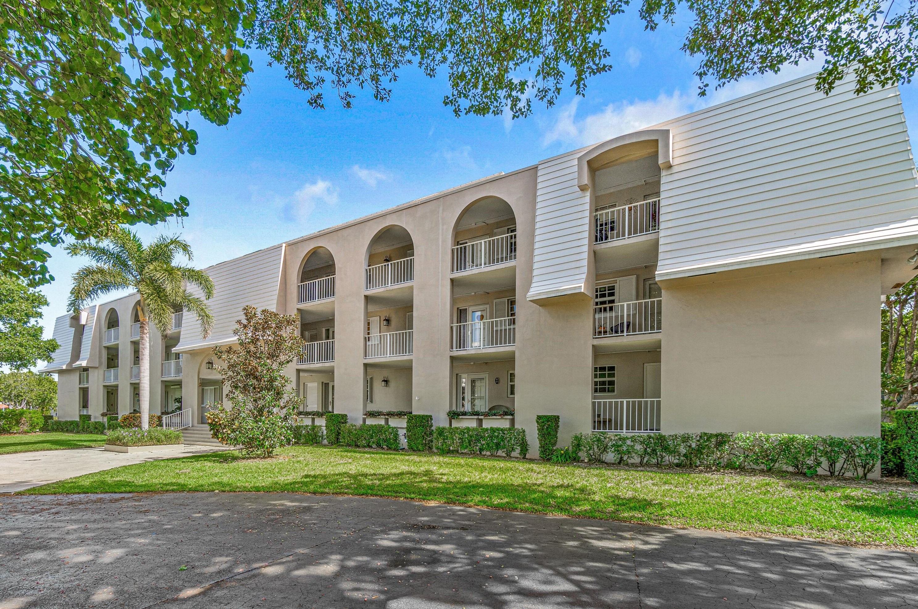 773 Jeffery St #205, Boca Raton, FL 33487