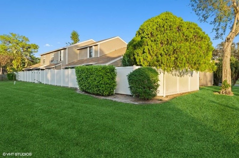 201 Lakewood Dr, Jupiter, FL 33458-8829
