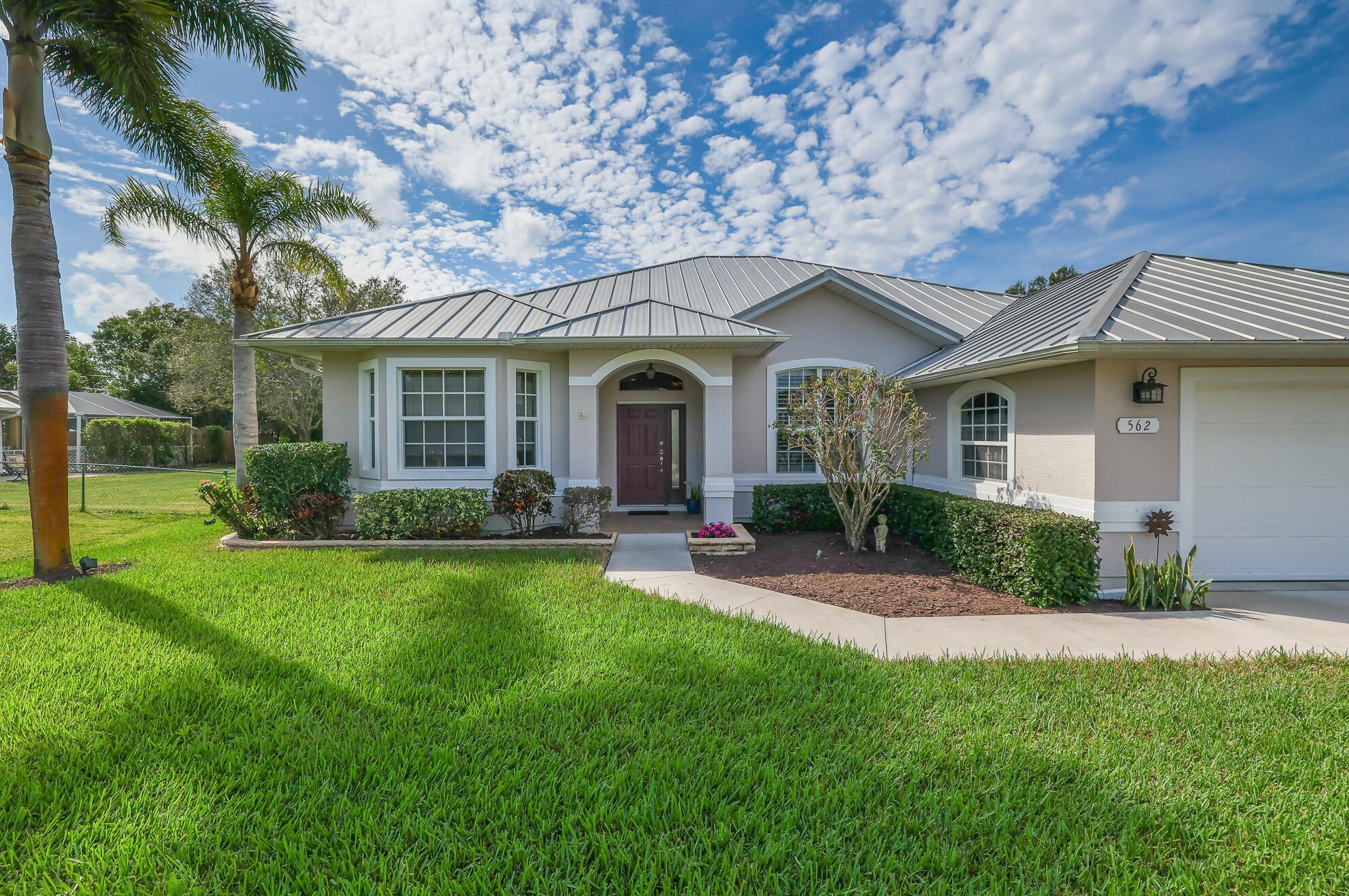 562 Periwinkle Dr, Sebastian, FL 32958-6528
