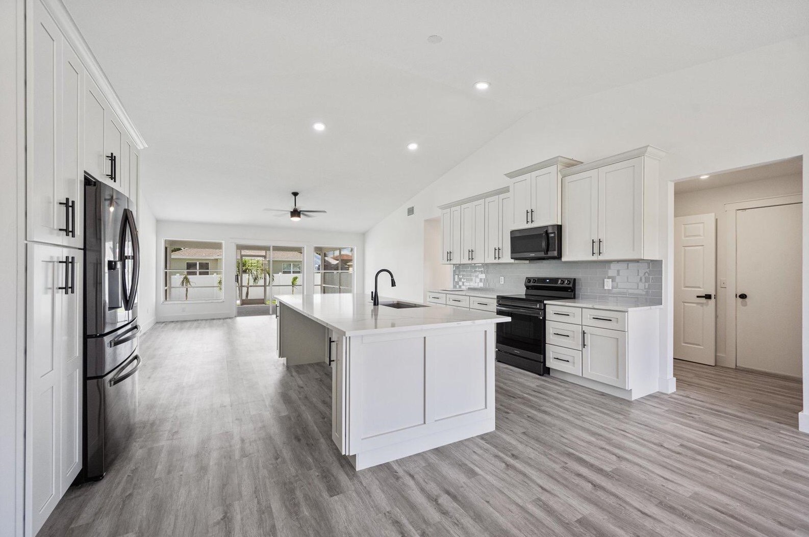 2098 Sw Larchmont Ln, Fort Pierce, FL 34984