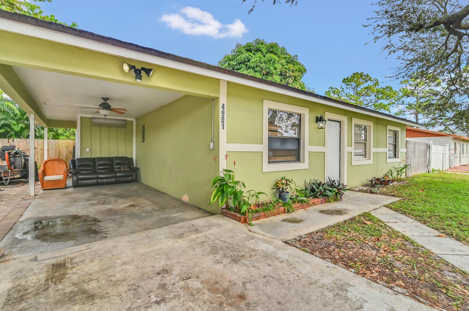 4901 Canton Rd, Lake Worth, FL 33463-4619
