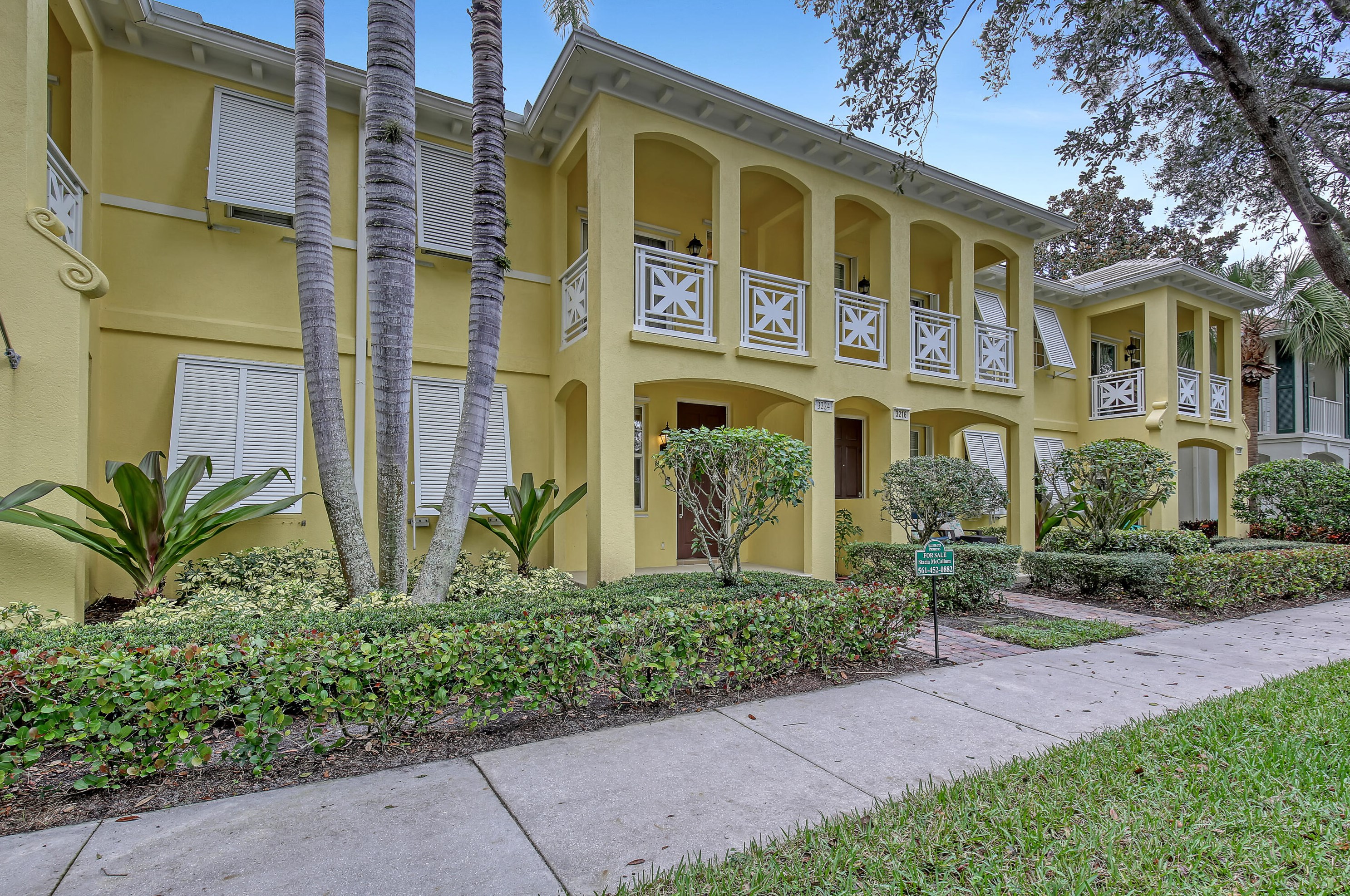 3224 Community Dr, Jupiter, FL 33458-8227