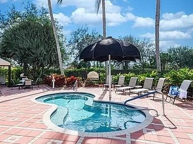 9811 Chantilly Point Ln, Lake Worth FL  33467-7085 exterior