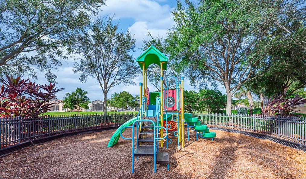 9811 Chantilly Point Ln, Lake Worth FL  33467-7085 exterior