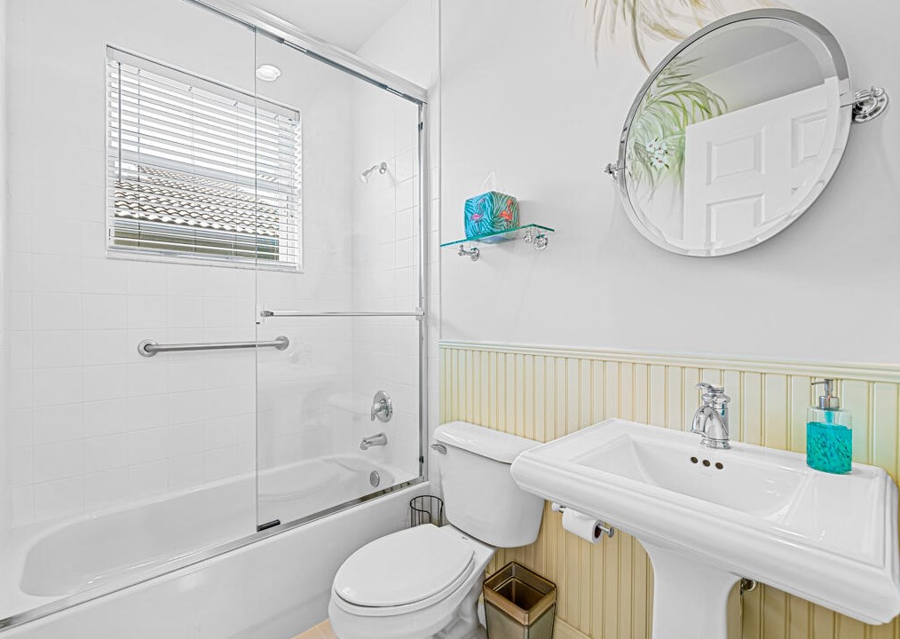 9811 Chantilly Point Ln, Lake Worth FL  33467-7085 exterior