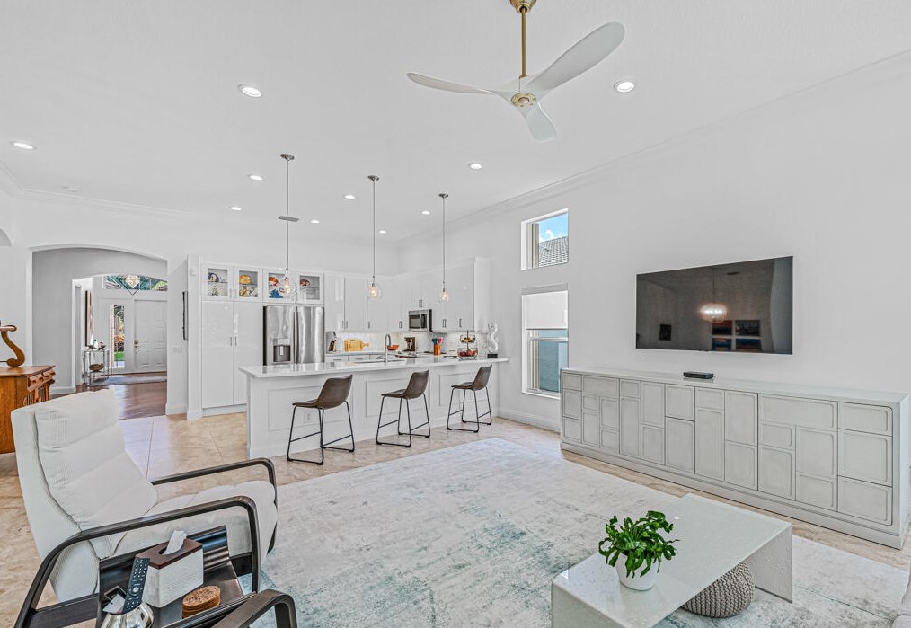 9811 Chantilly Point Ln, Lake Worth FL  33467-7085 exterior