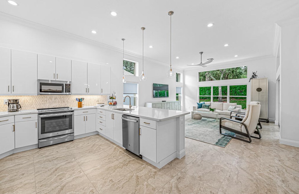9811 Chantilly Point Ln, Lake Worth FL  33467-7085 exterior