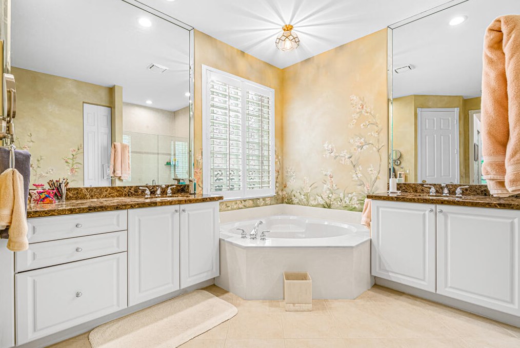 9811 Chantilly Point Ln, Lake Worth FL  33467-7085 exterior